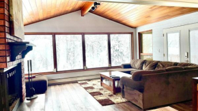 Escape to a cozy Alaskan retreat near Hatcher Pass